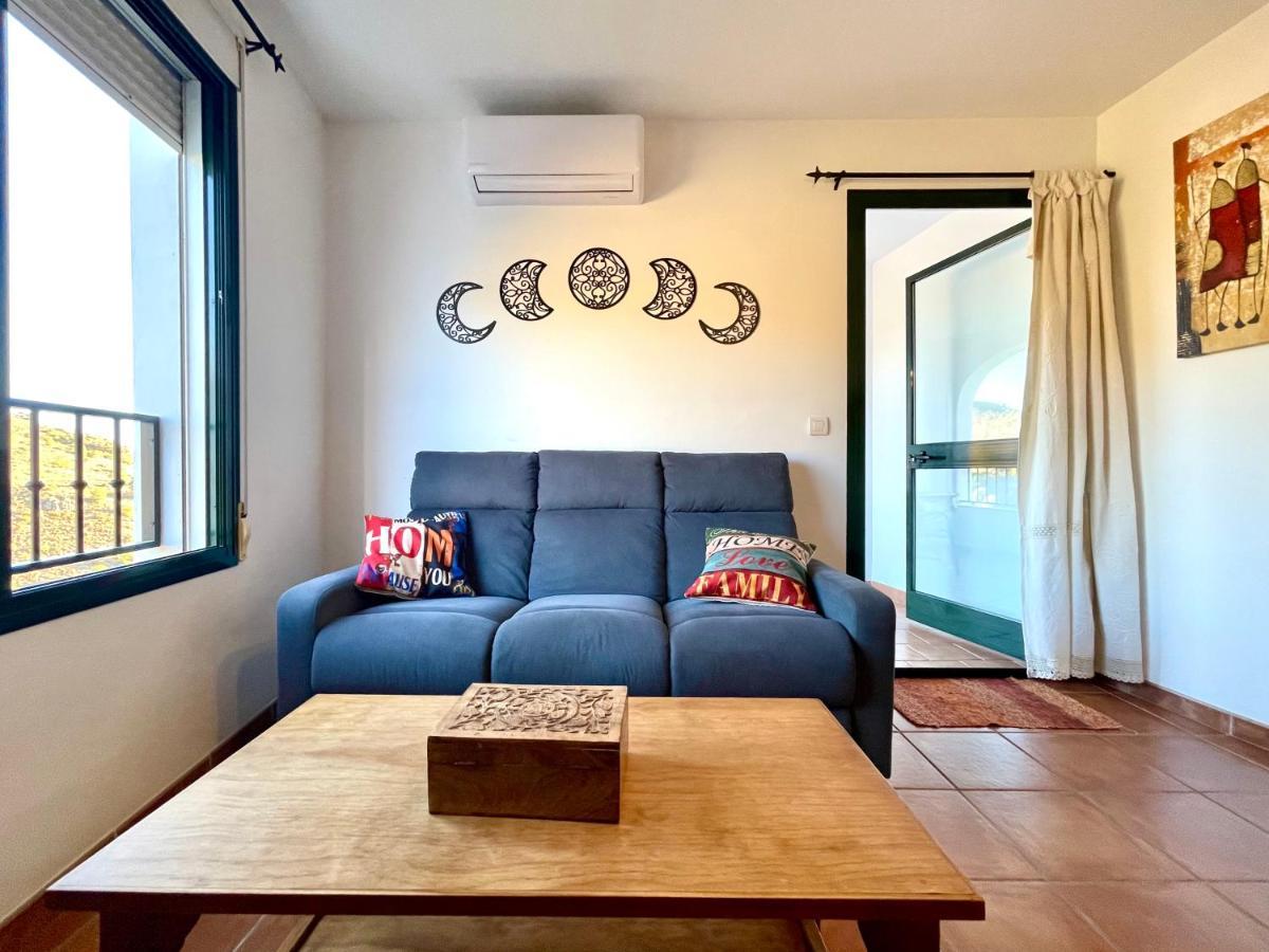 Apartamentos Axarquia , Frigiliana, Terraza Privada Con Vistas A La Montana Rio Y Al Mar エクステリア 写真