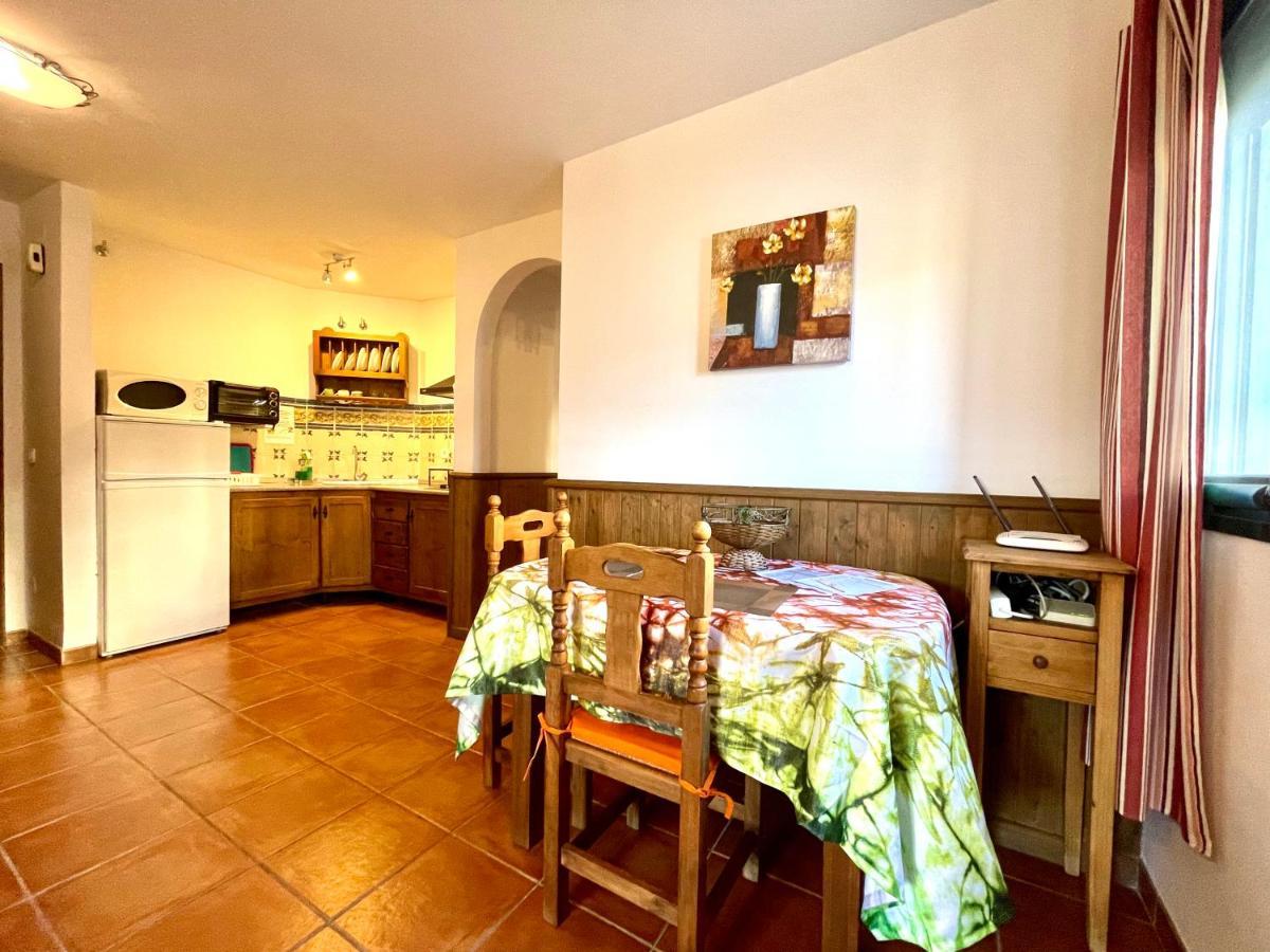 Apartamentos Axarquia , Frigiliana, Terraza Privada Con Vistas A La Montana Rio Y Al Mar エクステリア 写真