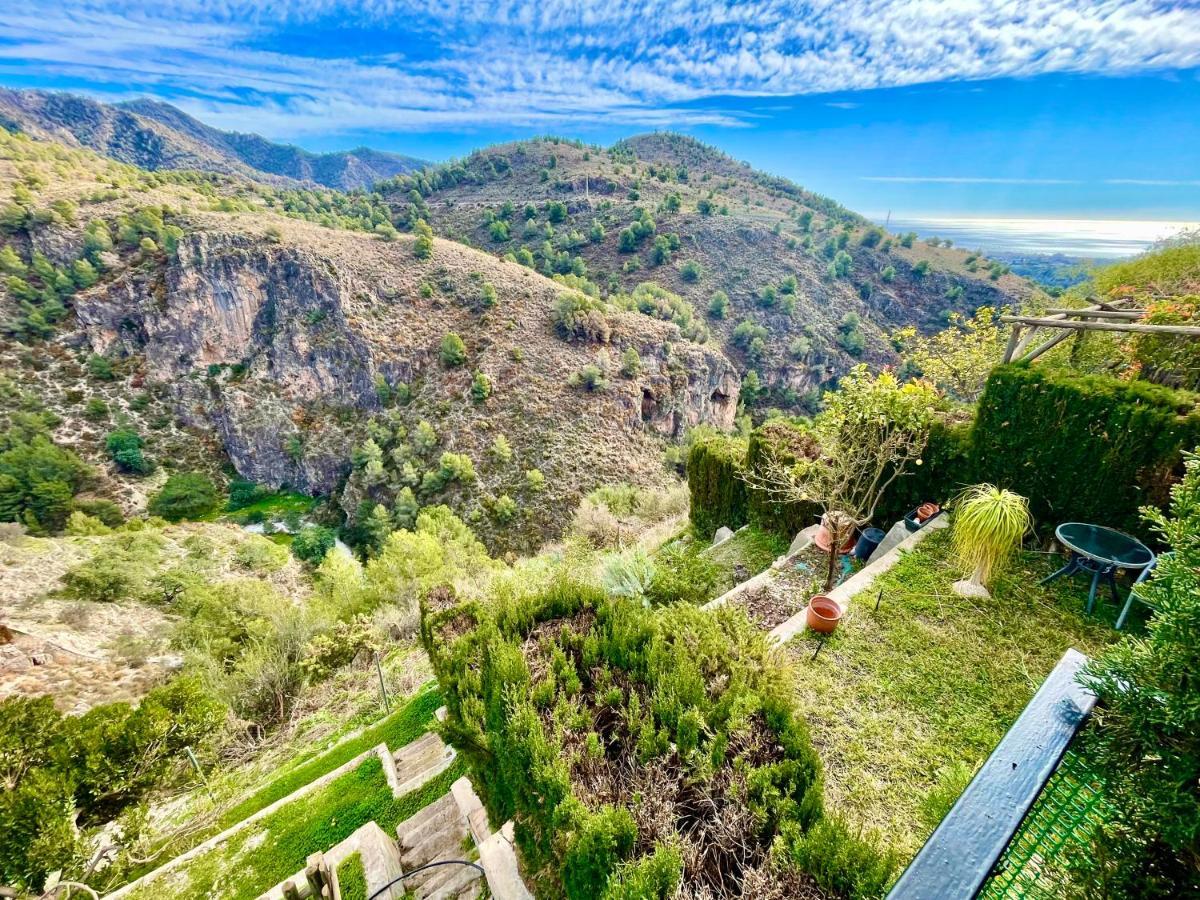 Apartamentos Axarquia , Frigiliana, Terraza Privada Con Vistas A La Montana Rio Y Al Mar エクステリア 写真