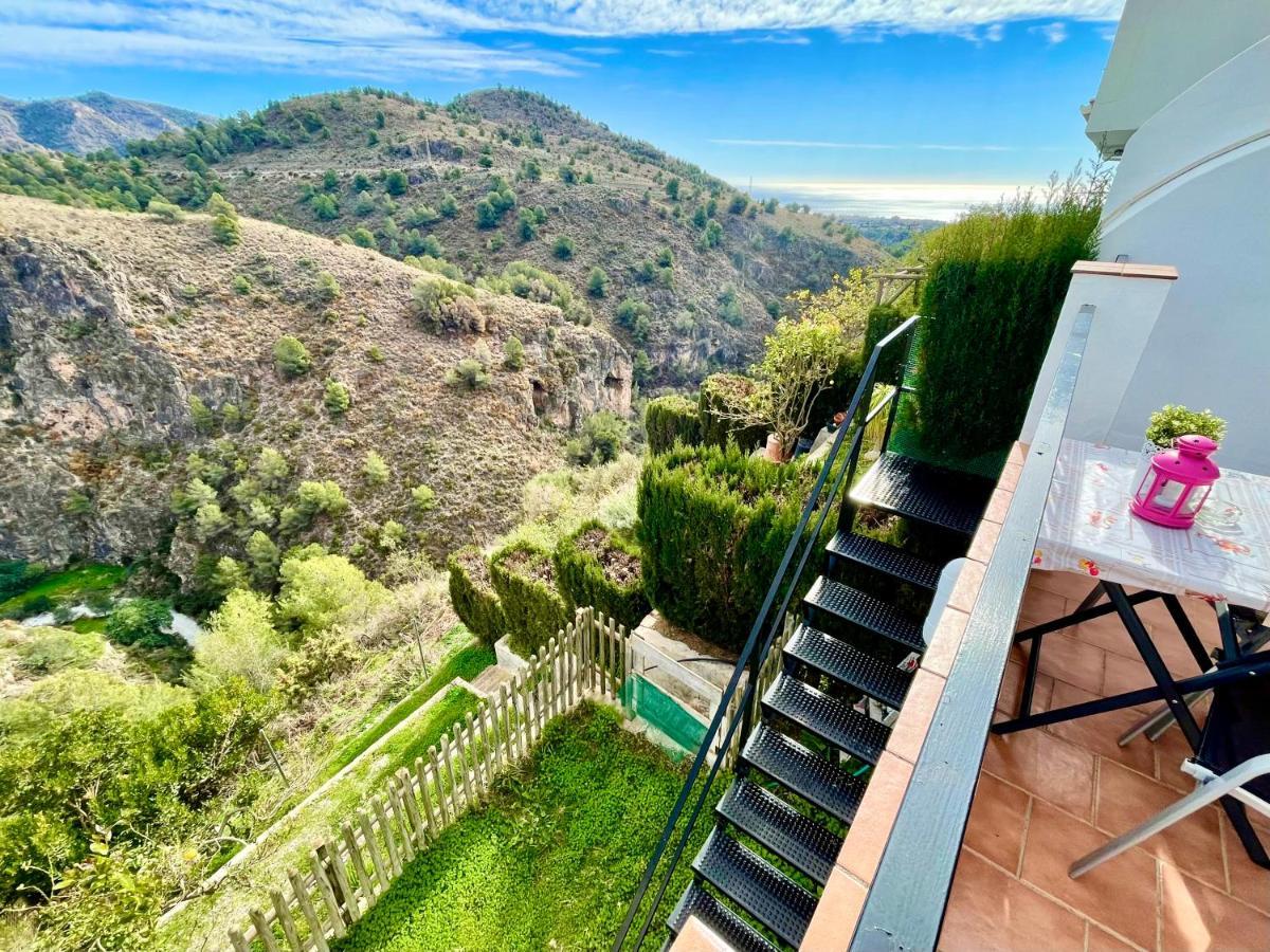 Apartamentos Axarquia , Frigiliana, Terraza Privada Con Vistas A La Montana Rio Y Al Mar エクステリア 写真