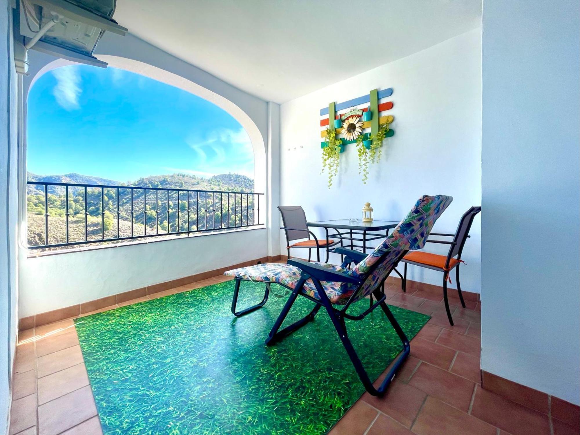 Apartamentos Axarquia , Frigiliana, Terraza Privada Con Vistas A La Montana Rio Y Al Mar エクステリア 写真