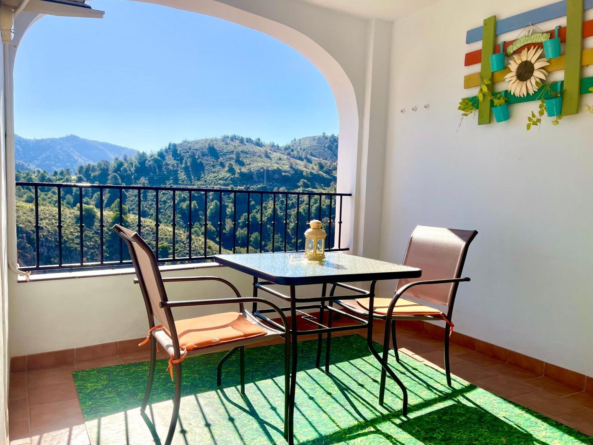Apartamentos Axarquia , Frigiliana, Terraza Privada Con Vistas A La Montana Rio Y Al Mar エクステリア 写真