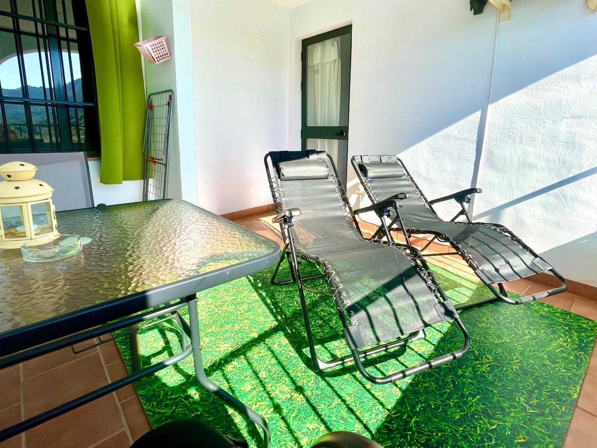 Apartamentos Axarquia , Frigiliana, Terraza Privada Con Vistas A La Montana Rio Y Al Mar エクステリア 写真