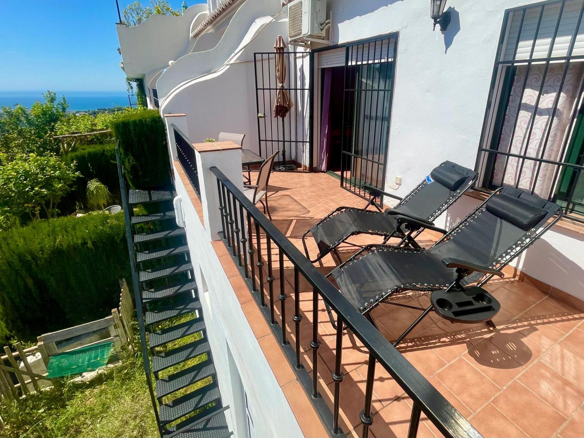 Apartamentos Axarquia , Frigiliana, Terraza Privada Con Vistas A La Montana Rio Y Al Mar エクステリア 写真